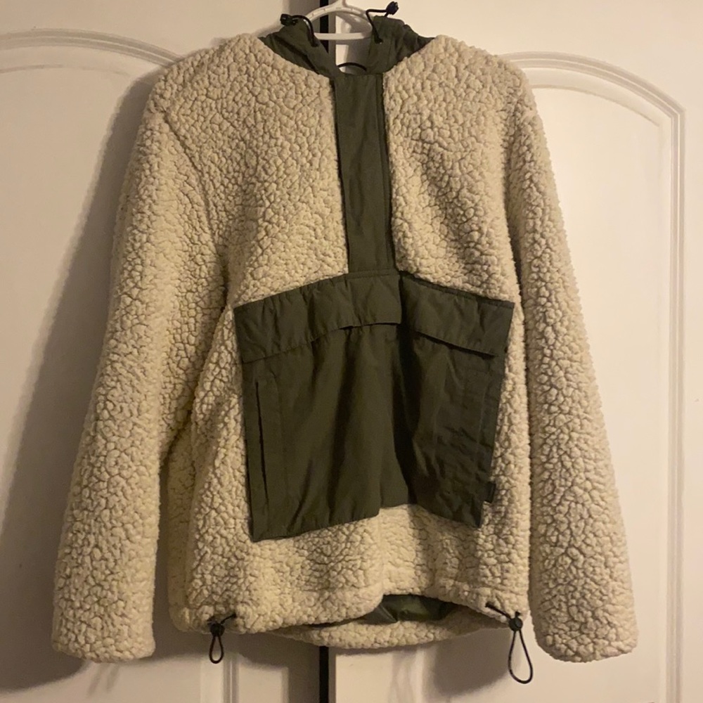 Sherpa Hollister jacket
